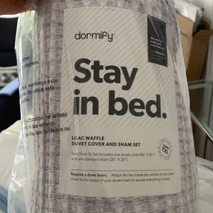 Dormify lilac/purple duvet cover